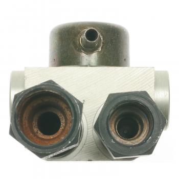 Standard Motor Products PR111 Fuel Injection Pressure Regulator product image 1 of 3