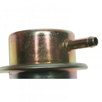 1990 Chrysler TC Maserati Fuel Injection Pressure Regulator Standard Motor Products PR158 image 1 of 3