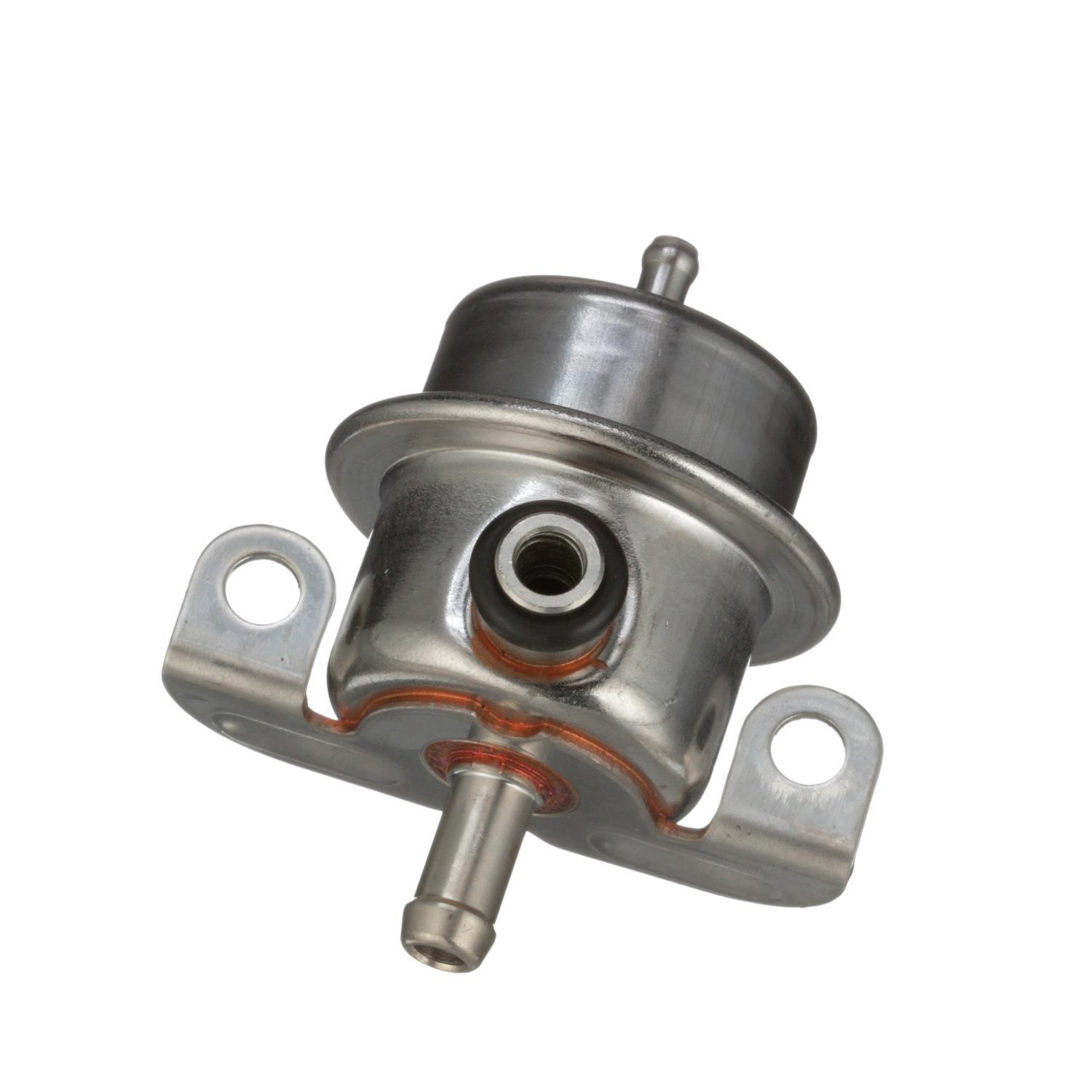 Standard Motor Products PR17 Fuel Injection Pressure Regulator product image 1 of 6