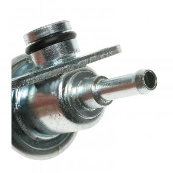 1994 Mitsubishi Expo LRV Fuel Injection Pressure Regulator Standard Motor Products PR186 image 3 of 3