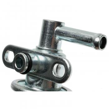 1995 Mazda 929 Fuel Injection Pressure Regulator Standard Motor Products PR196 image 1 of 4