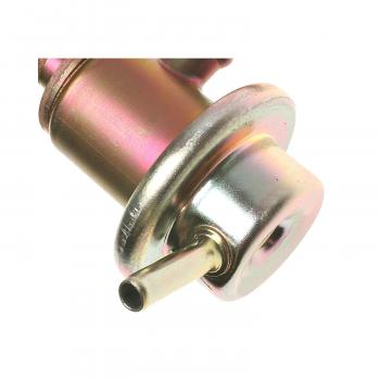 1997 Infiniti J30 Fuel Injection Pressure Regulator Standard Motor Products PR221 image 1 of 3