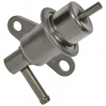 2000 Mitsubishi Montero Fuel Injection Pressure Regulator Standard Motor Products PR249 image 2 of 3