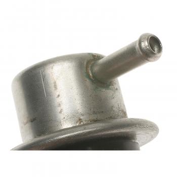 2005 Cadillac DeVille Fuel Injection Pressure Regulator Standard Motor Products PR284 image 1 of 3