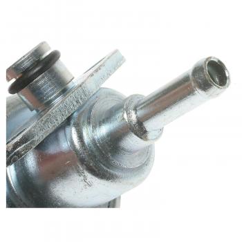 1991 Suzuki Samurai Fuel Injection Pressure Regulator Standard Motor Products PR302 image 3 of 3