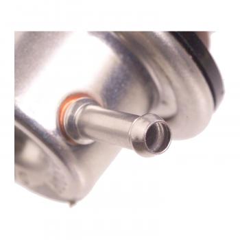 2000 Isuzu Amigo Fuel Injection Pressure Regulator Standard Motor Products PR313 image 2 of 3