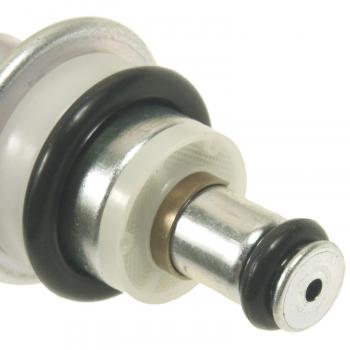 2010 Mazda CX-9 Fuel Injection Pressure Regulator Standard Motor Products PR468 image 1 of 3