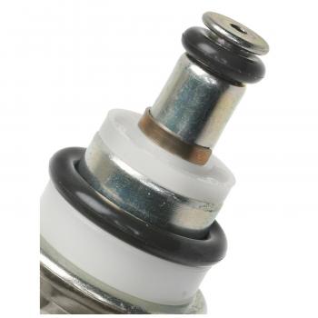 2013 Mazda 6 Fuel Injection Pressure Regulator Standard Motor Products PR492 image 2 of 3