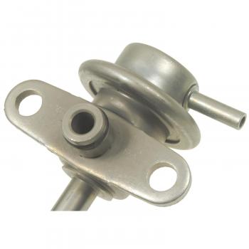2017 Nissan GT-R Fuel Injection Pressure Regulator Standard Motor Products PR496 image 3 of 4