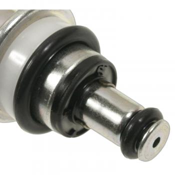 2012 Honda Insight Fuel Injection Pressure Regulator Standard Motor Products PR504 image 1 of 3