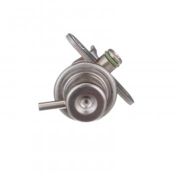 1994 Toyota MR2 Fuel Injection Pressure Regulator Standard Motor Products PR52 image 3 of 4
