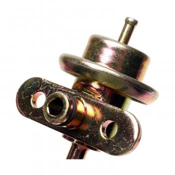 1995 Geo Tracker Fuel Injection Pressure Regulator Standard Motor Products PR84 image 1 of 3