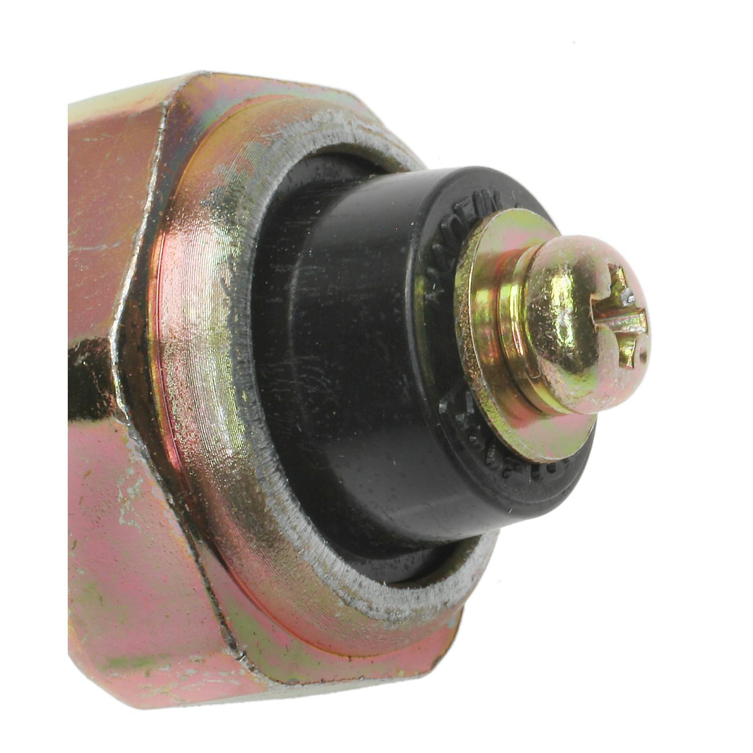 Standard Motor Products PS138 - Engine Oil Pressure Switch Standard Motor Products PS138 Engine Oil Pressure Switch product image 1 of 3