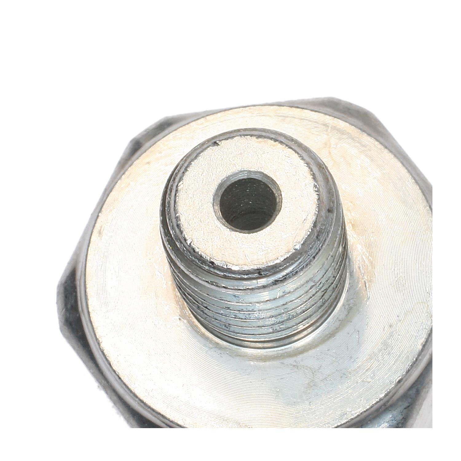 Standard Motor Products PS470 - Engine Oil Pressure Switch Standard Motor Products PS470 Engine Oil Pressure Switch product image 1 of 3