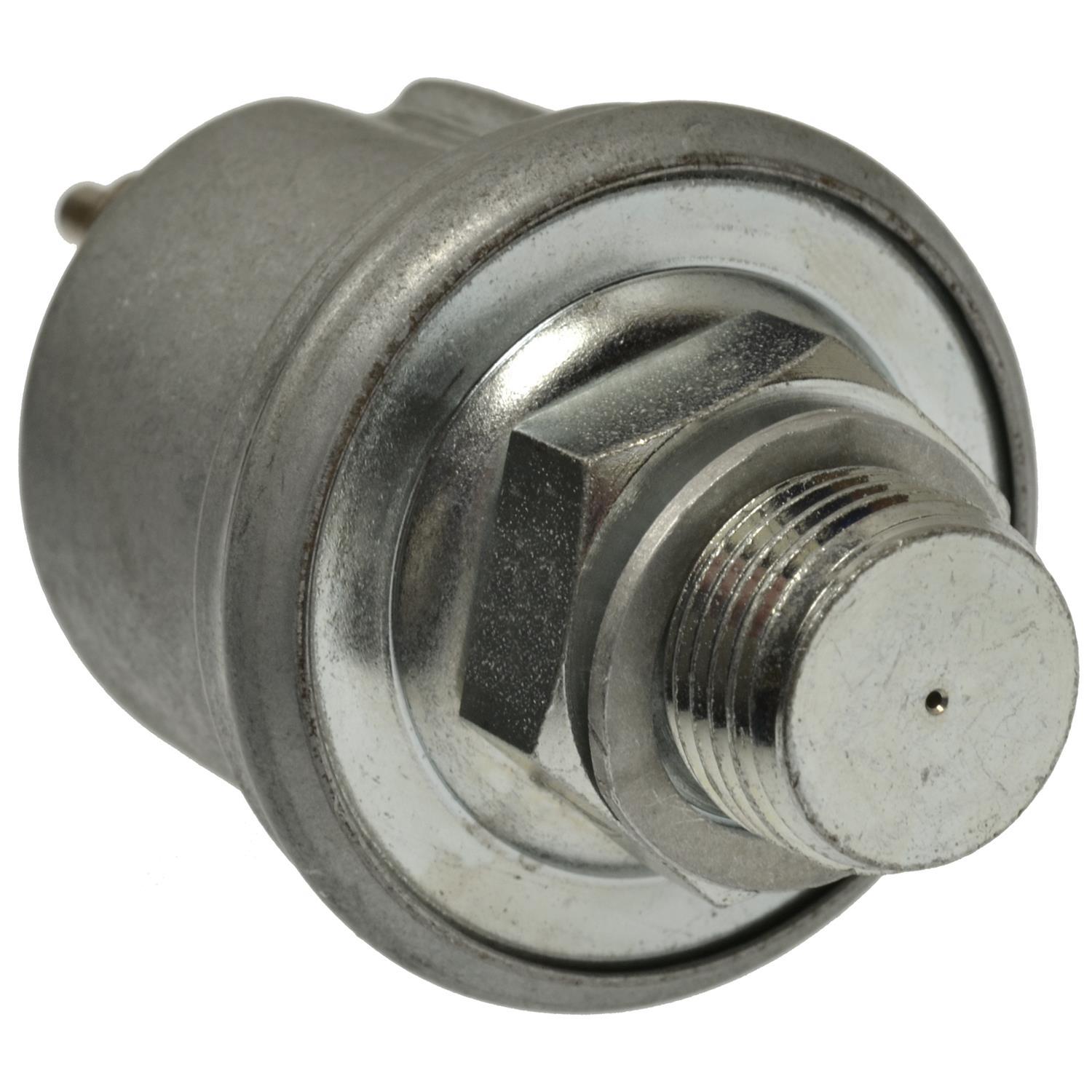 Standard Motor Products PS637 - Engine Oil Pressure Switch Standard Motor Products PS637 Engine Oil Pressure Switch product image 1 of 3