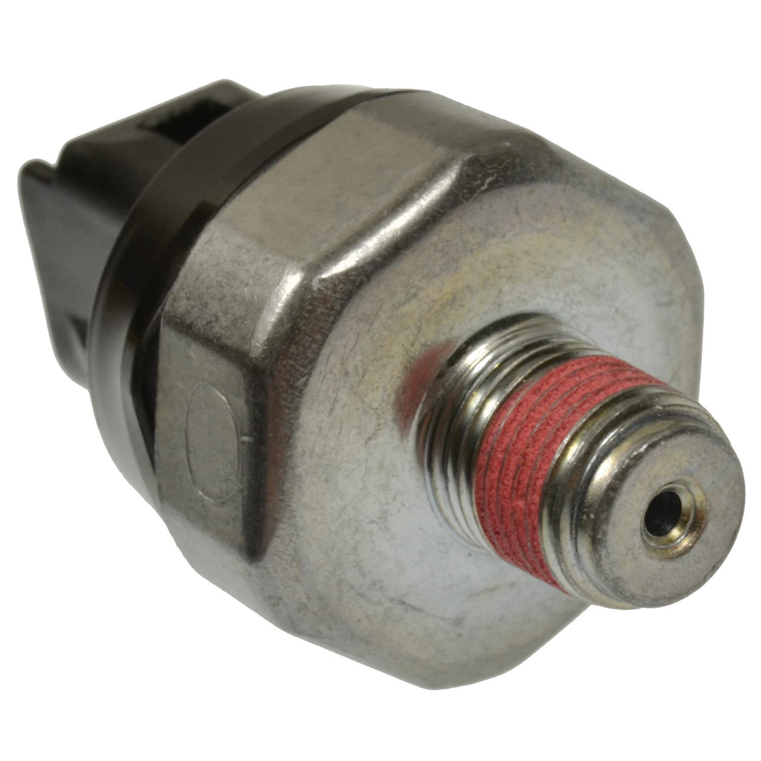 Standard Motor Products PS672 - Engine Oil Pressure Switch Standard Motor Products PS672 Engine Oil Pressure Switch product image 1 of 3