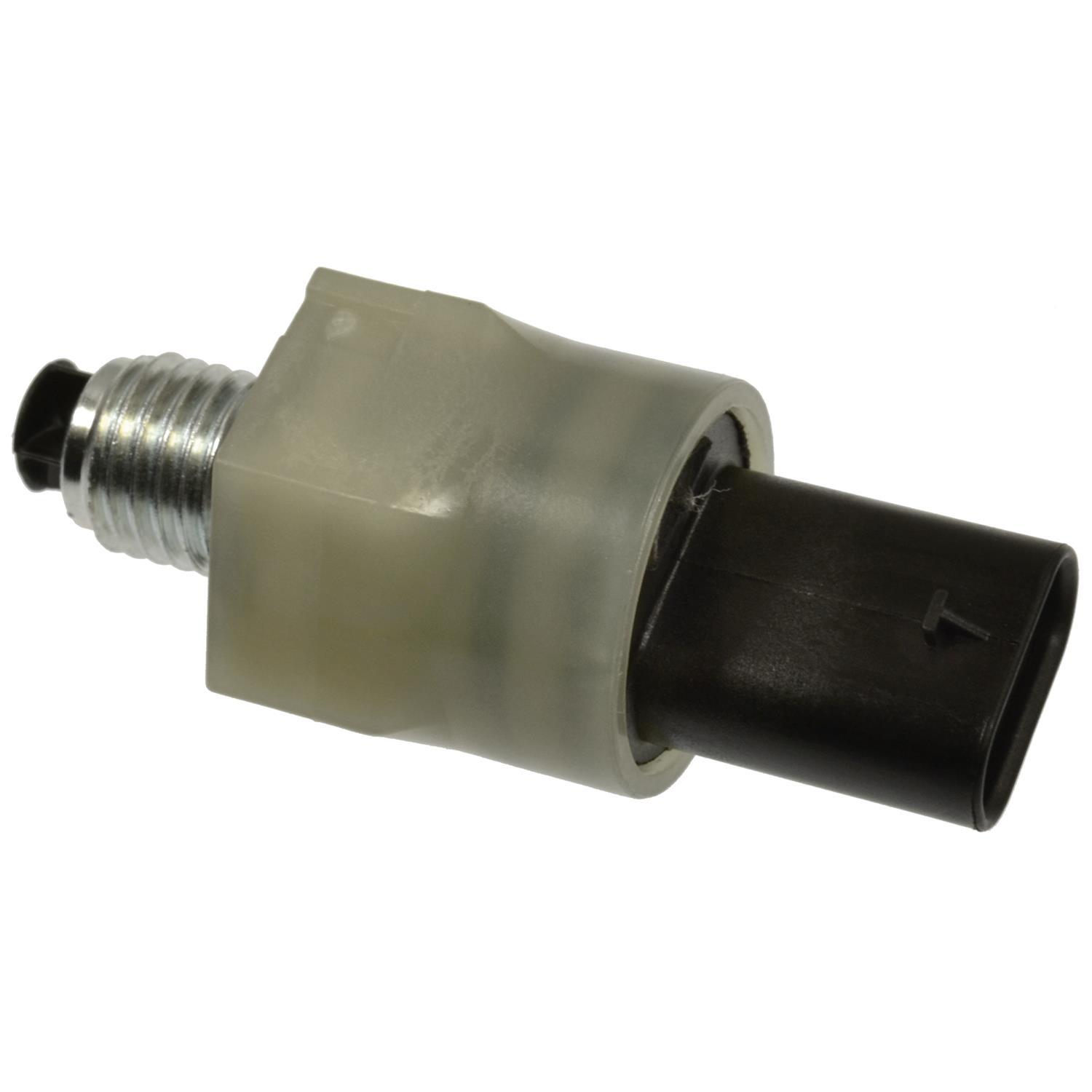 Standard Motor Products PS692 Engine Oil Pressure Switch product image 2 of 3