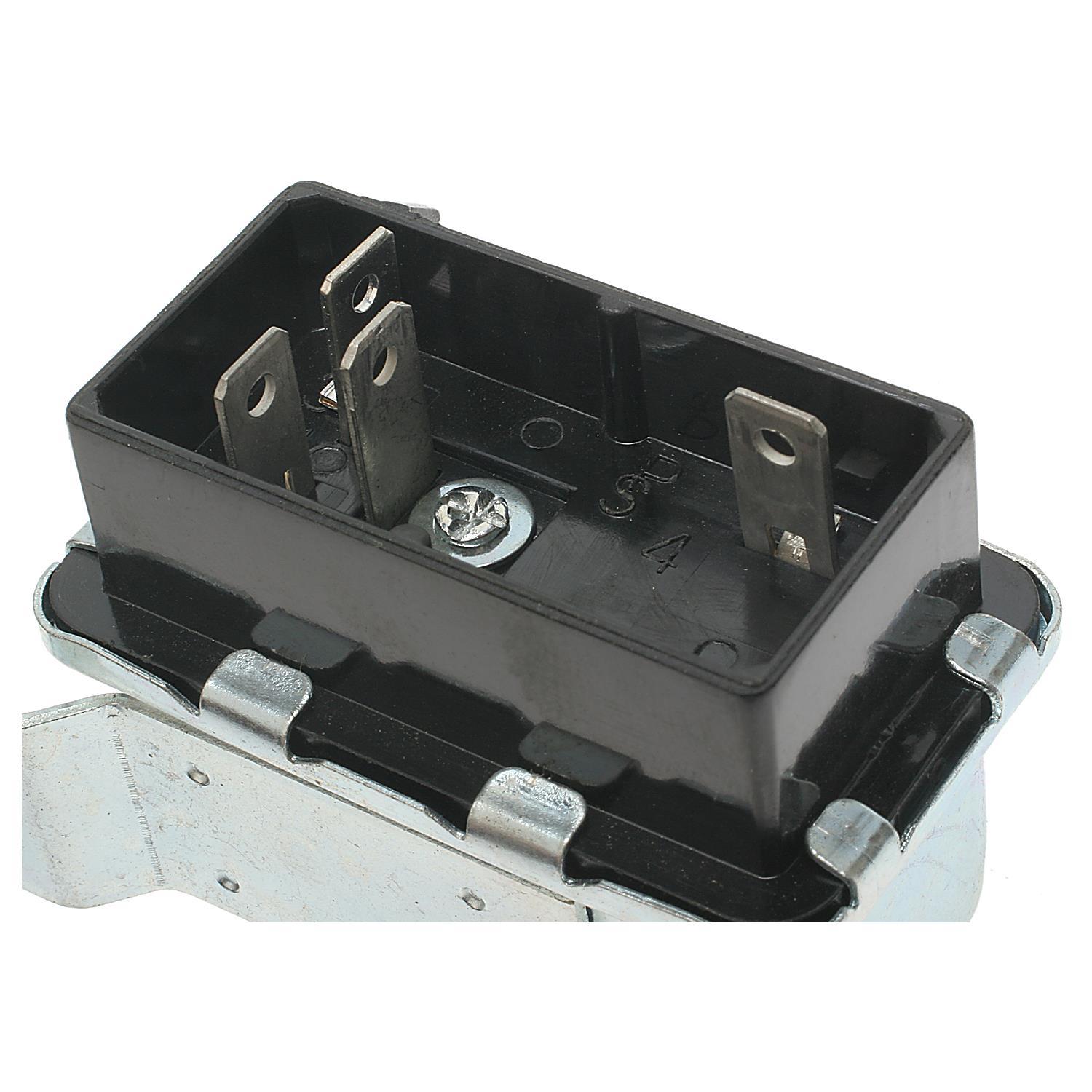 Standard Motor Products RY126 - A/C Compressor Control Relay Standard Motor Products RY126 A/C Compressor Clutch Relay product image 2 of 3