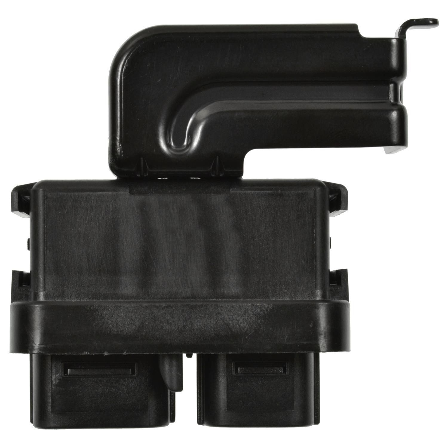 Standard Motor Products RY1695 - Daytime Running Light Relay Standard Motor Products RY1695 Daytime Running Light Relay product image 1 of 3