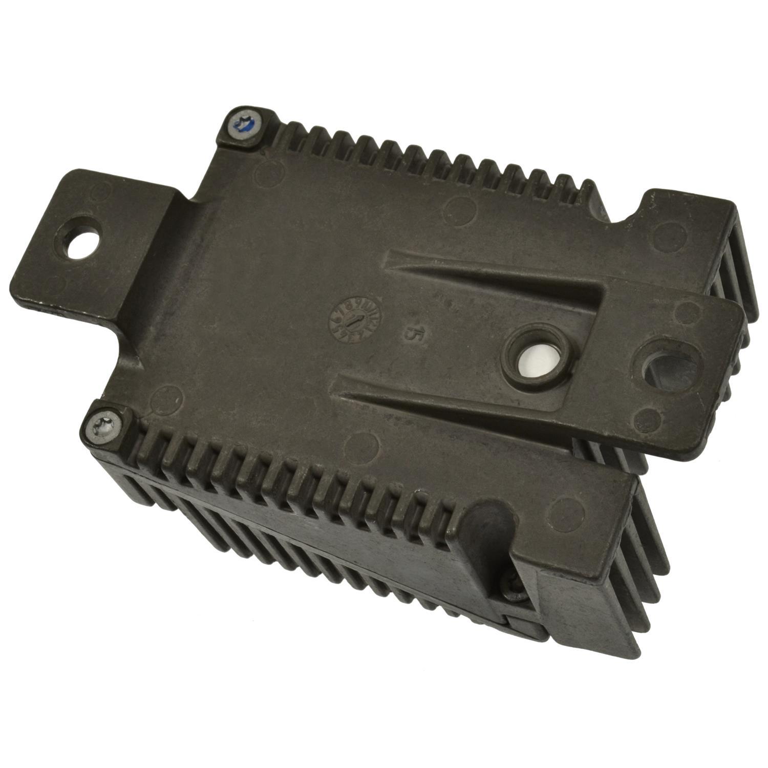 Standard Motor Products RY1830 - Engine Cooling Fan Module Standard Motor Products RY1830 Engine Cooling Fan Module product image 1 of 3
