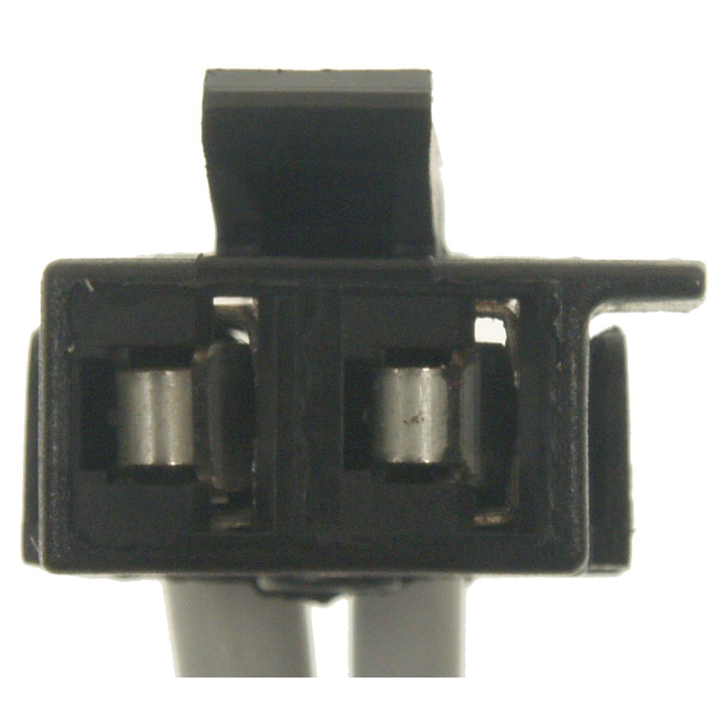 Standard Motor Products S1646 - Cruise Control Release Switch Connector Standard Motor Products S1646 Clutch Pedal Position Switch Connector product image 1 of 3