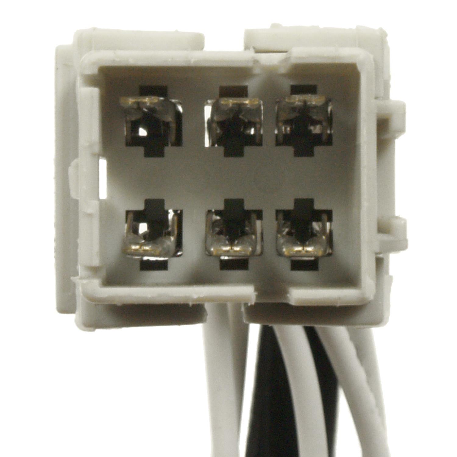 Standard Motor Products S1828 - Radio Power Connector Standard Motor Products S1828 Body Wiring Harness Connector product image 3 of 3