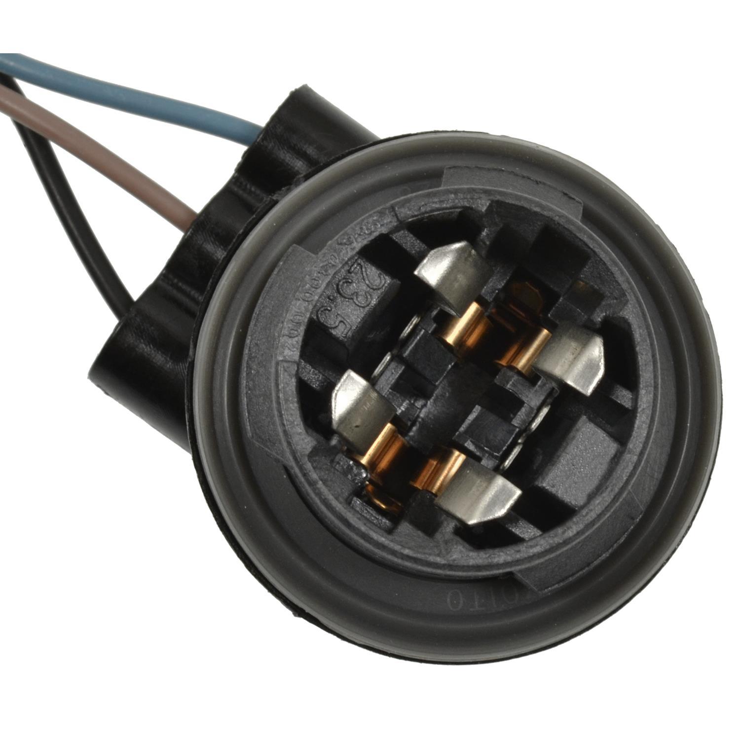Standard Motor Products S2126 - Tail Light Connector Standard Motor Products S2126 Tail Light Connector product image 1 of 3