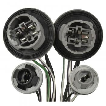2006 Dodge Charger Brake / Tail / Turn Signal Light Connector Standard Motor Products S2135 image 1 of 3