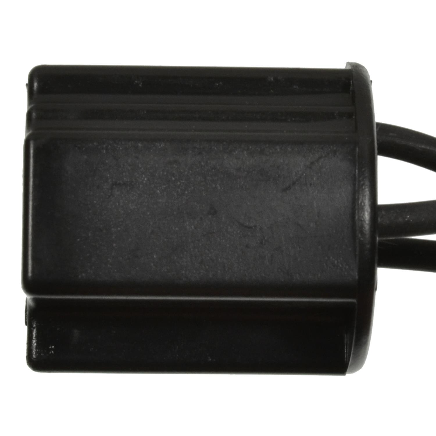 Standard Motor Products S2226 - Headlight Connector Standard Motor Products S2226 Hazard Warning Flasher Connector product image 1 of 3