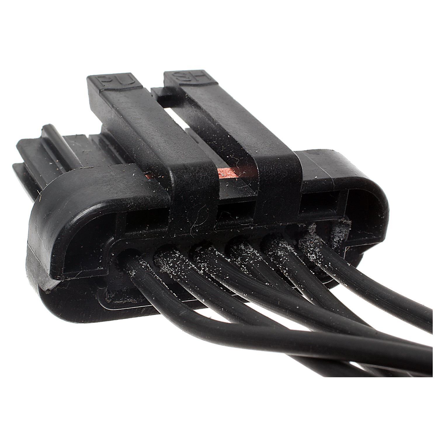 Standard Motor Products S546 - Ignition Control Module Connector Standard Motor Products S546 Engine Control Module Harness Connector product image 1 of 3