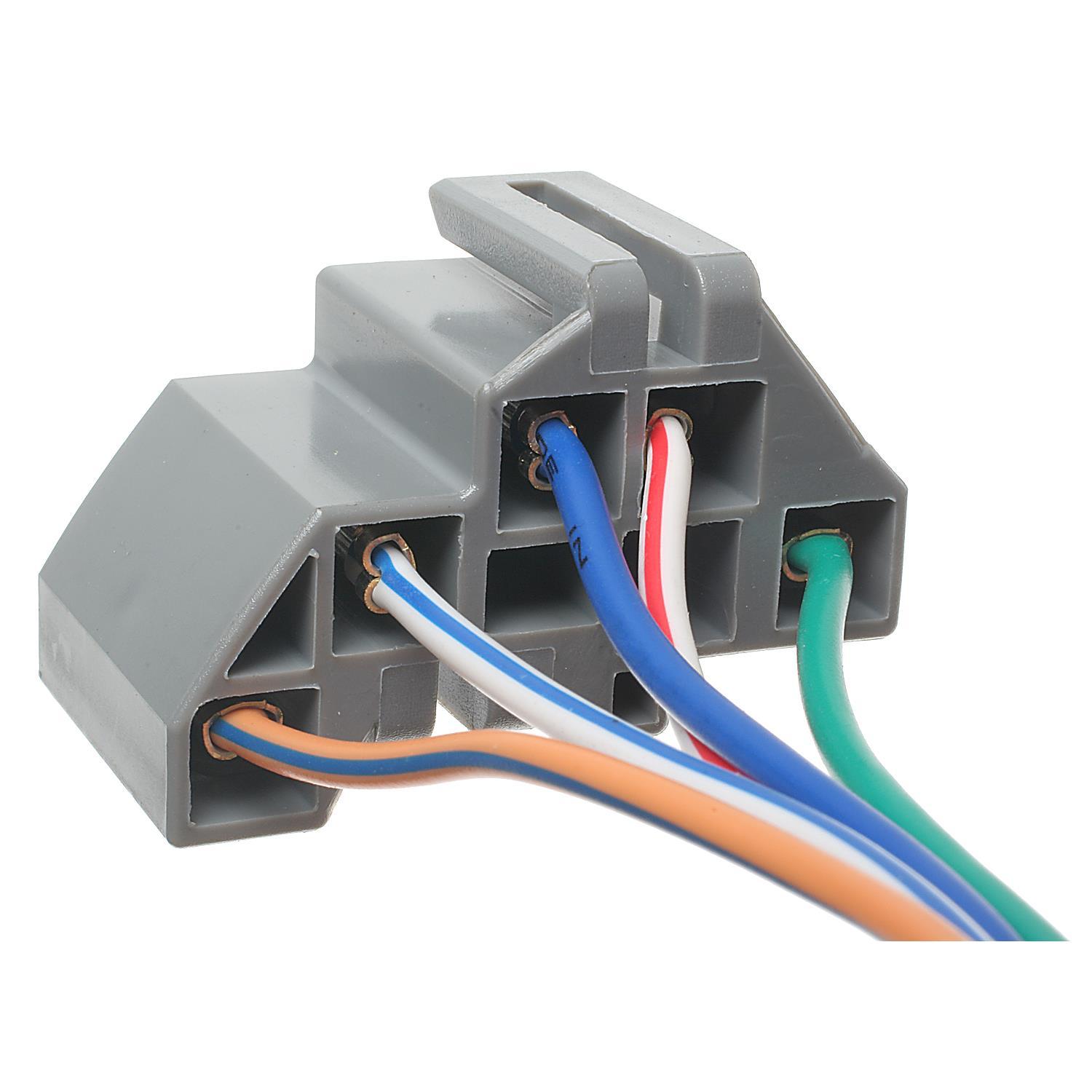 Standard Motor Products S621 - Turn Signal Switch Connector Standard Motor Products S621 Hazard Warning Switch Connector product image 1 of 3