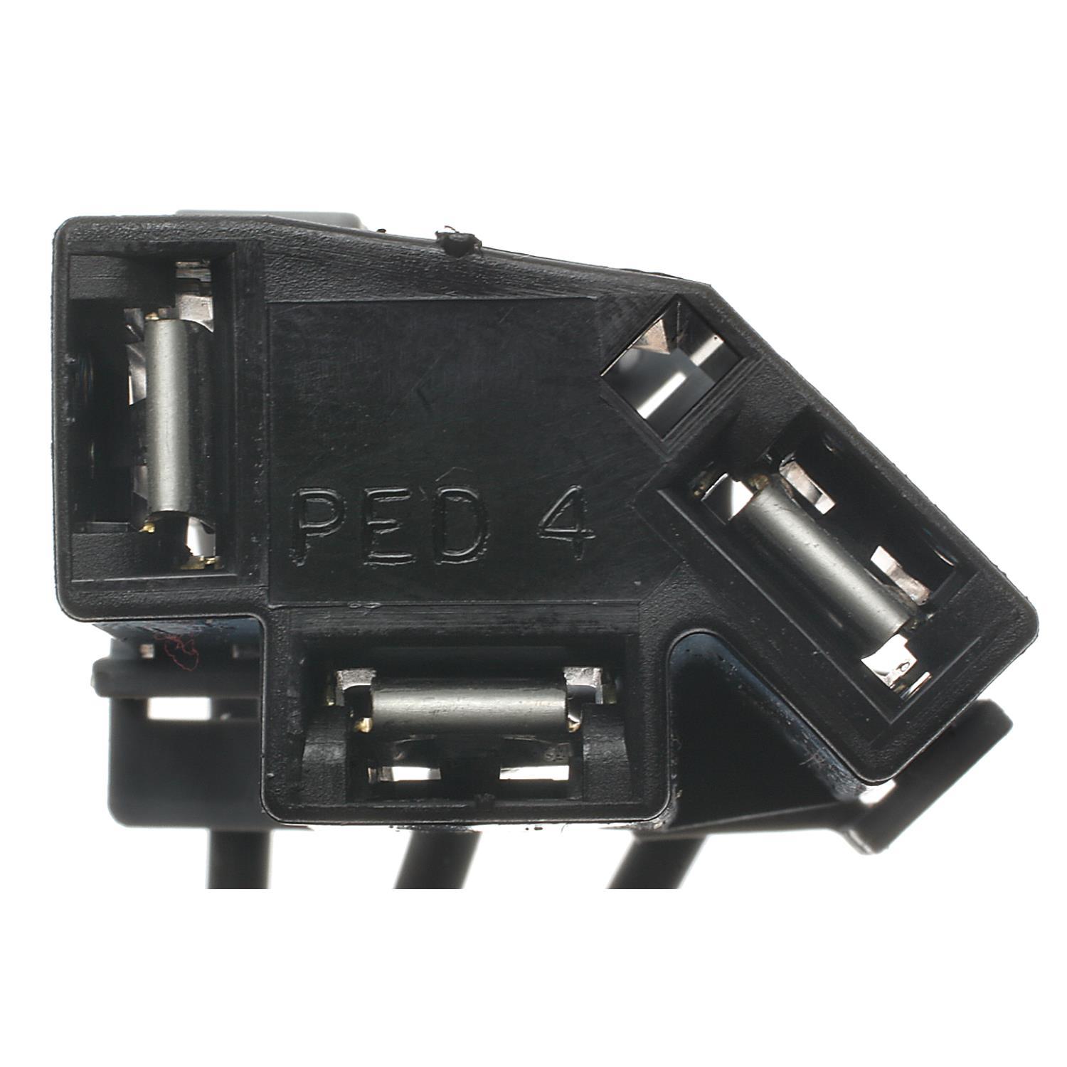 Standard Motor Products S686 - Headlight Connector Standard Motor Products S686 Headlight Connector product image 3 of 3