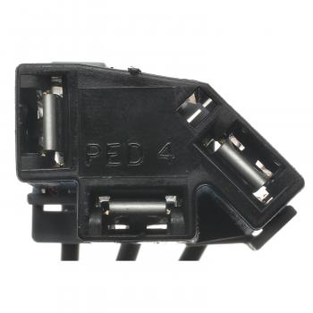 1995 Chevrolet S10 Headlight Connector Standard Motor Products S686 image 3 of 3
