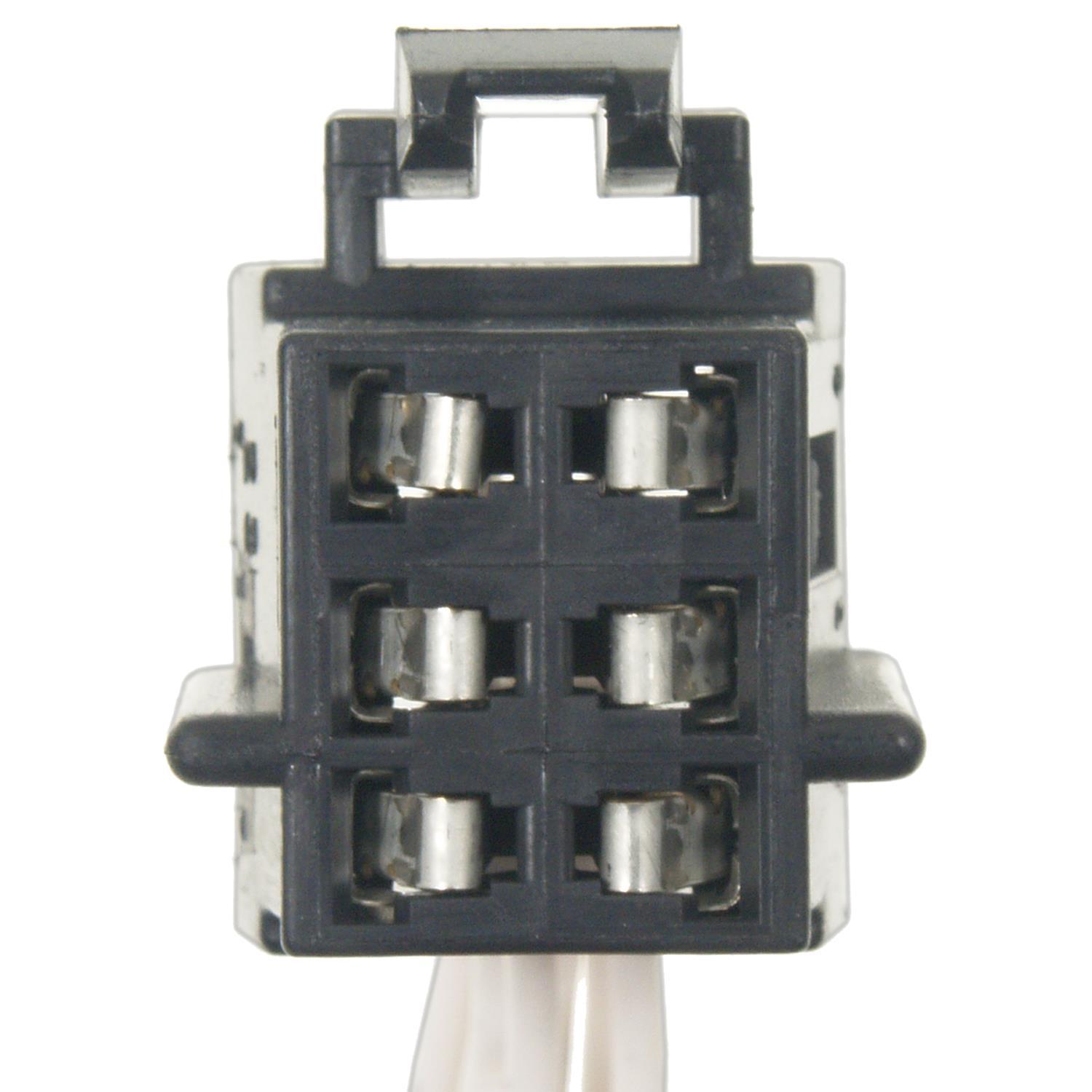Standard Motor Products S975 - Headlight Switch Connector Standard Motor Products S975 Headlight Switch Connector product image 1 of 3