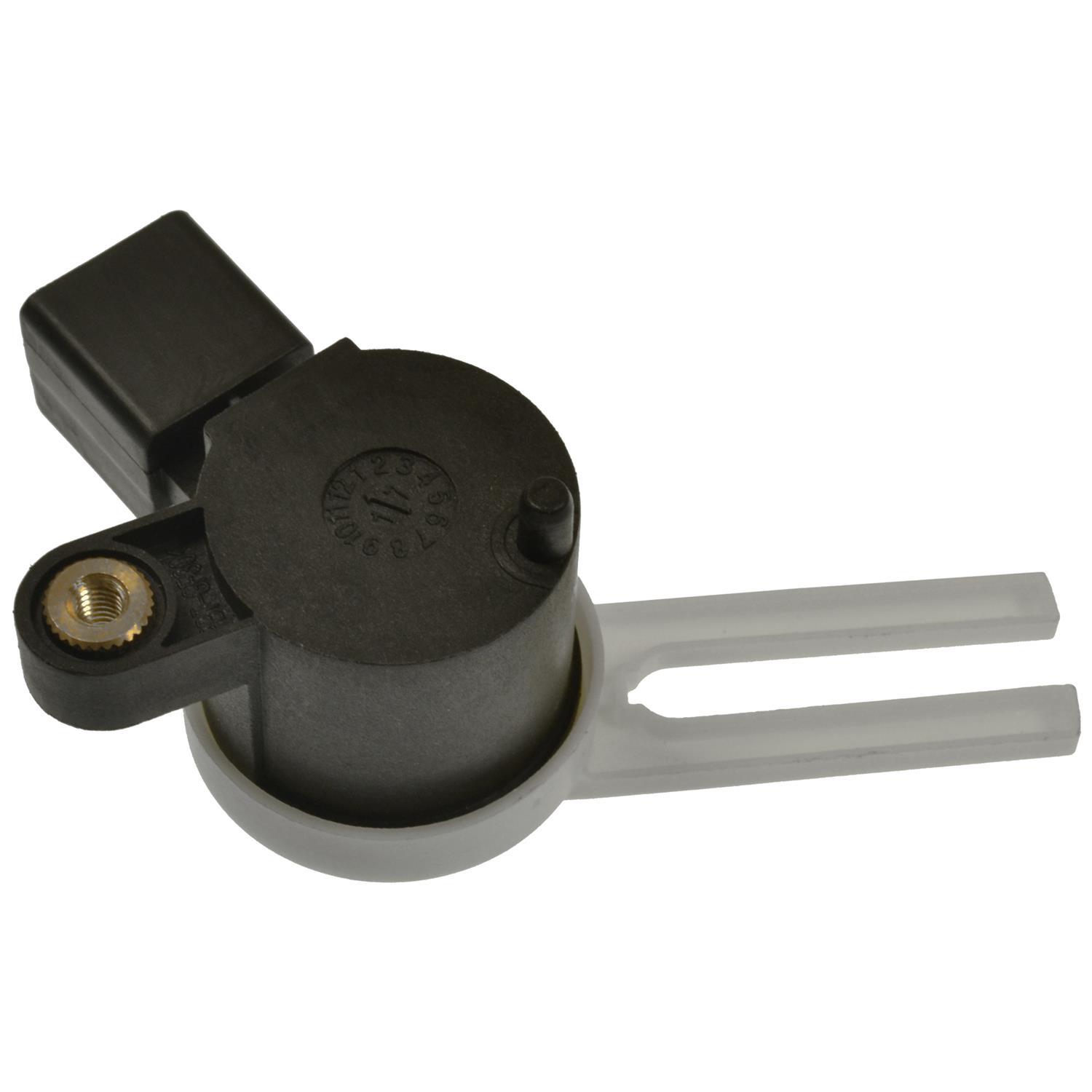 Standard Motor Products SLS325 - Brake Light Switch Standard Motor Products SLS325 Brake Light Switch product image 1 of 3