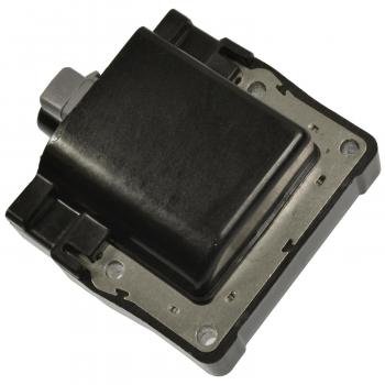 1995 Suzuki Samurai Ignition Coil Standard Motor Products UF145 image 1 of 3