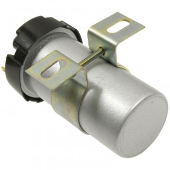 1993 Volkswagen Cabriolet Ignition Coil Standard Motor Products UF30 image 1 of 3