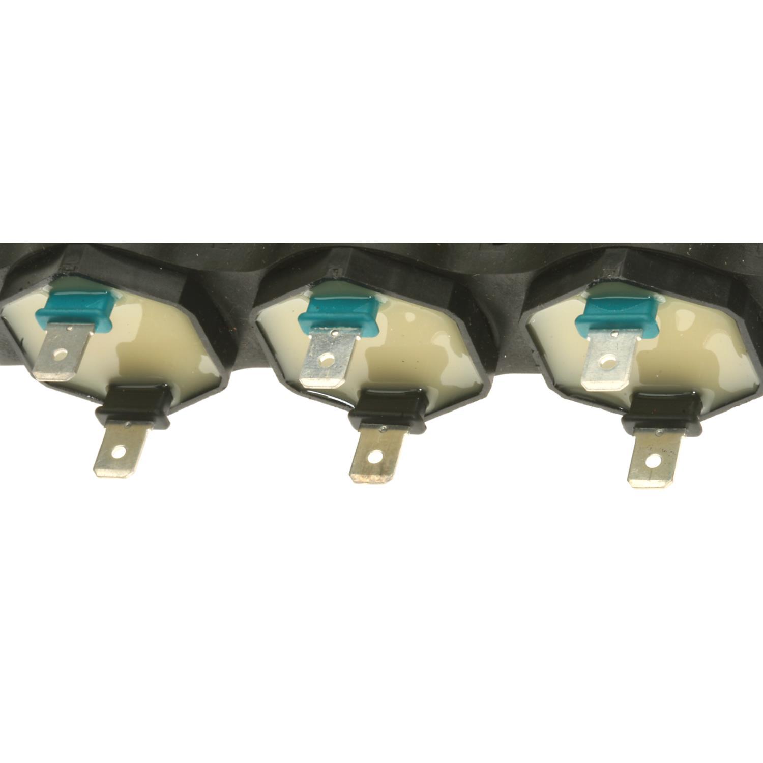 Standard Motor Products UF447 - Ignition Coil Standard Motor Products UF447 Ignition Coil product image 1 of 3