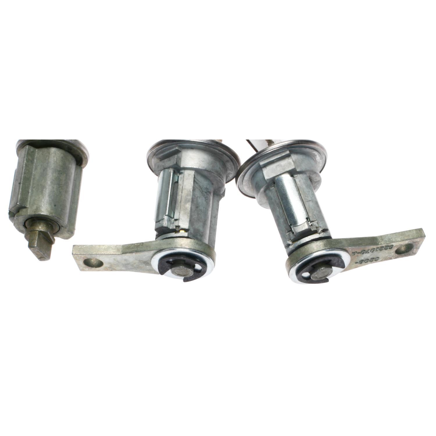 Standard Motor Products USK4877 - Door Lock Kit Standard Motor Products USK4877 Door Lock Kit product image 2 of 3
