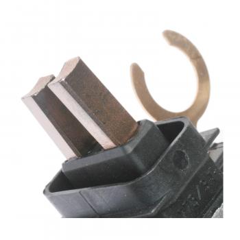 2009 Saab 9-5 Voltage Regulator Standard Motor Products VR784 image 3 of 4