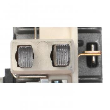 2000 Volvo S70 Voltage Regulator Standard Motor Products VR820 image 3 of 3