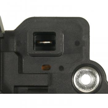 2004 Volvo C70 Voltage Regulator Standard Motor Products VR852 image 3 of 3