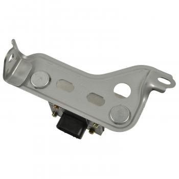 2000 Lexus LX470 Suspension Yaw Sensor Standard Motor Products YA162 image 1 of 3