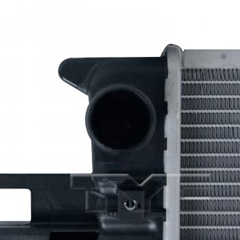 2007 Jeep Liberty Radiator TYC 2975 image 3 of 4