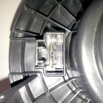 2010 Ford Mustang HVAC Blower Motor TYC 700273 image 3 of 4