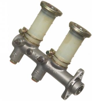 1977 Nissan 620 Brake Master Cylinder Wagner Brake MC96580 image 1 of 1