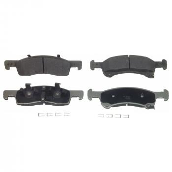 2005 Lincoln Navigator Disc Brake Pad Front Wagner Brake MX934 image 1 of 1